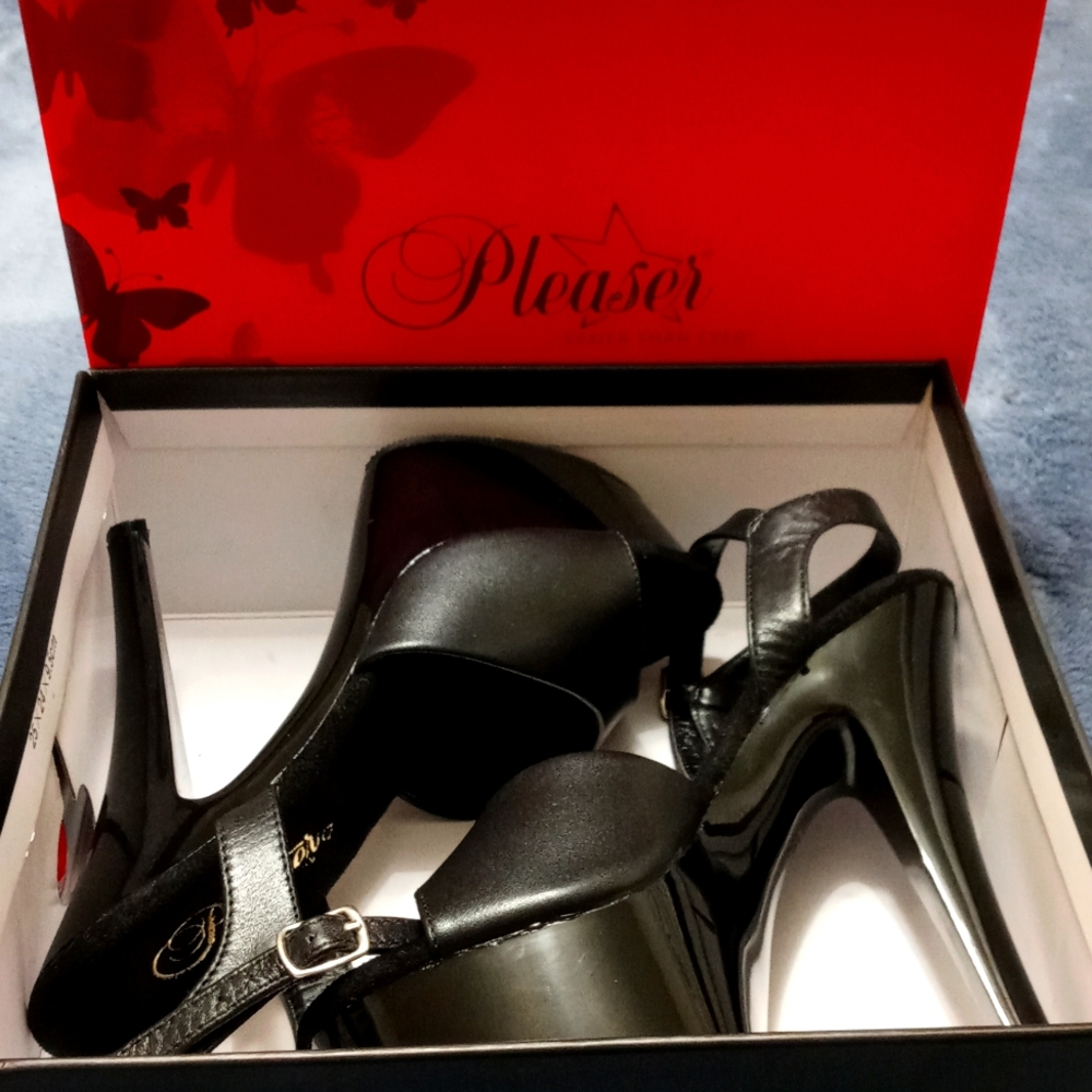 Sexier than ever pleaser sky high blk on blk stilettos . perfect condition.
